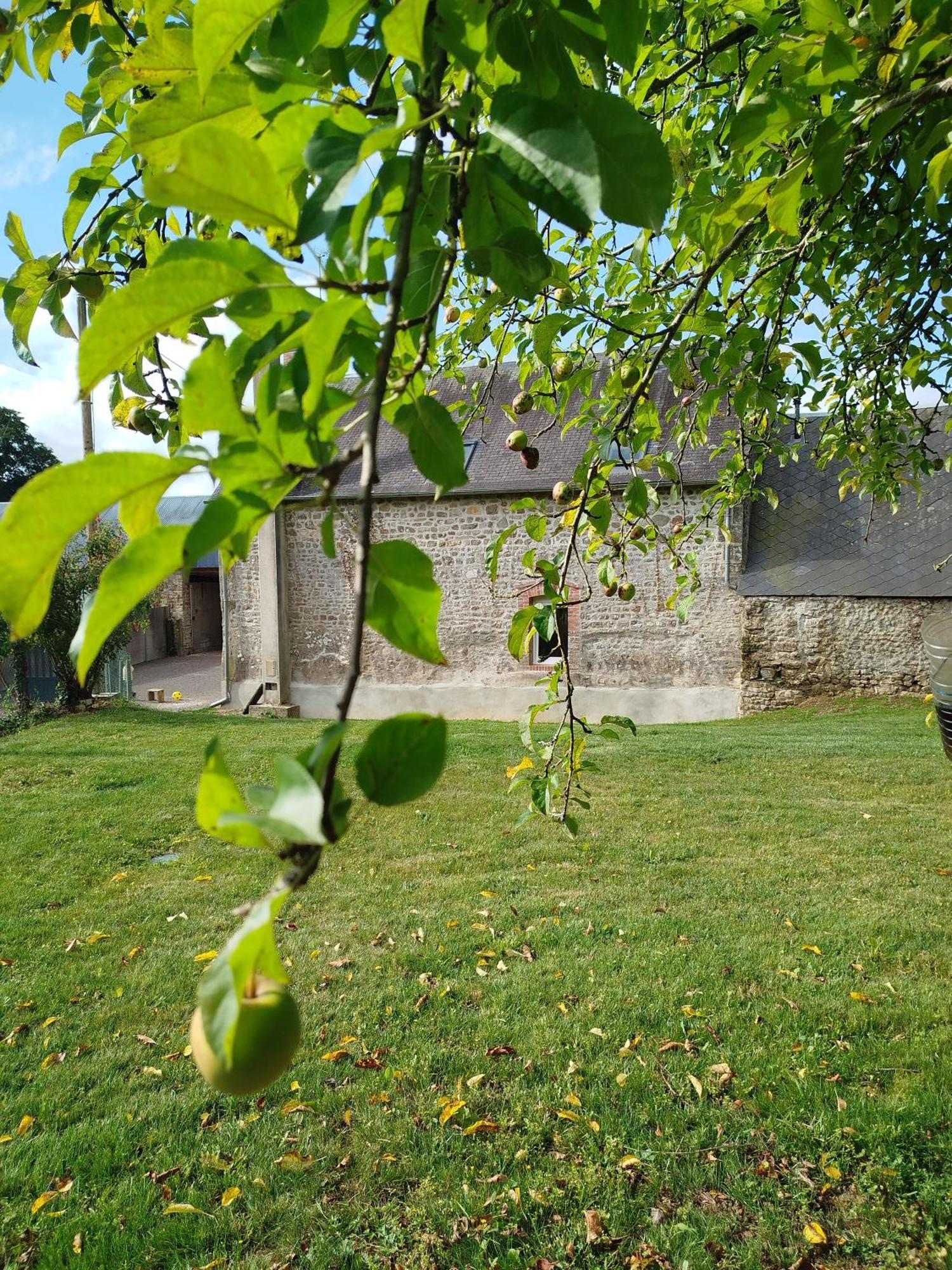 Le Gite De La Haie Portee Lignieres-Orgeres Luaran gambar